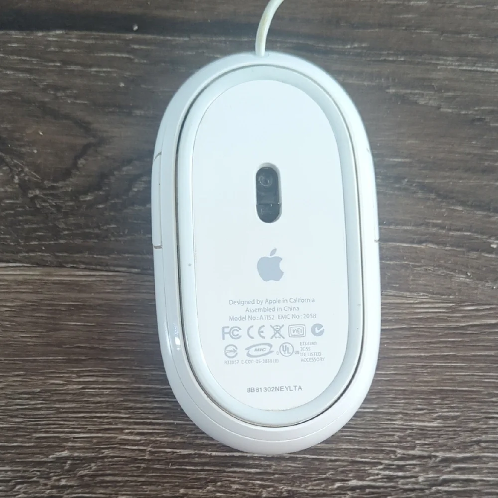 Apple White Wired USB Mouse with Gloss Finish